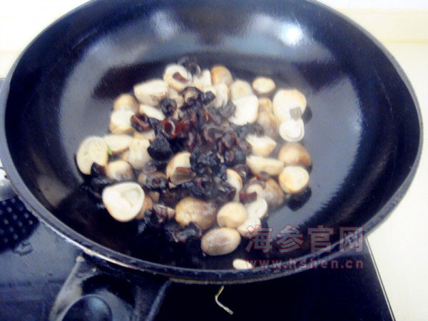草菇西兰花烩海参怎么做
