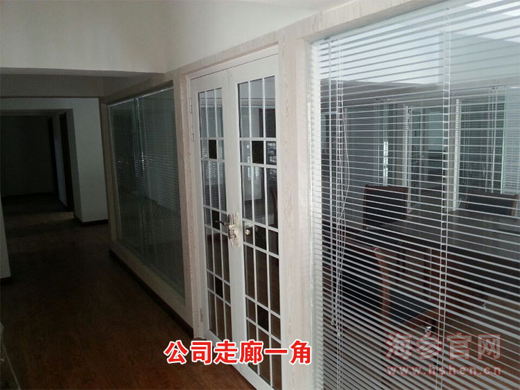 辽勃湾公司走廊一角